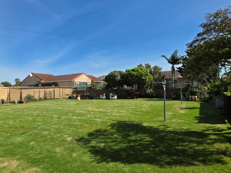 3 Bedroom Property for Sale in Wavecrest Eastern Cape